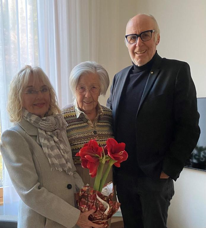 KAC Hörbranz - ehrt Roberta Vonbank zum 90er