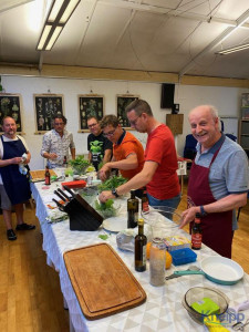 KAC Bludenz Maenner Kraeuterkochen 8